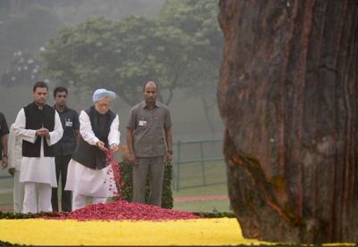Manmohan, Rahul pay tribute to Indira Gandhi on 33rd death anniversary
