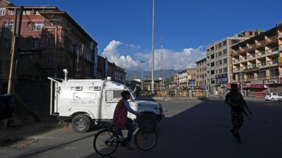 गिलानी की मौत को लेकर कश्मीर में लगातार तीसरे दिन जारी रहा लॉक डाउन