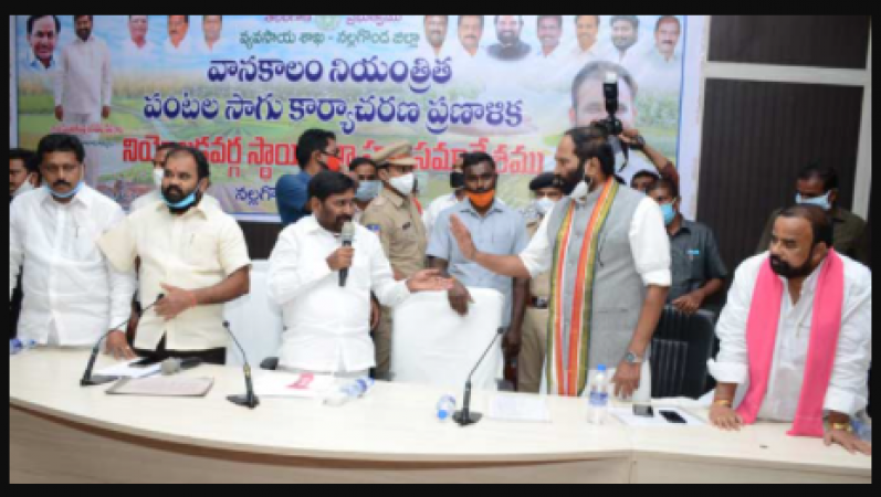 TPCC protests against the agricultural bill across Telangana
