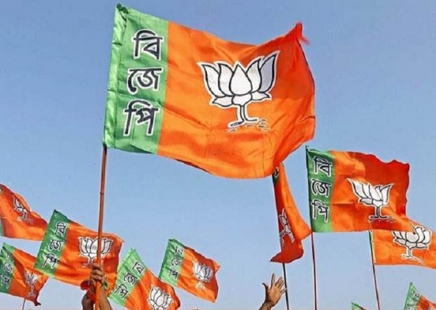 BJP leading over Samajwadi Party in UP elections