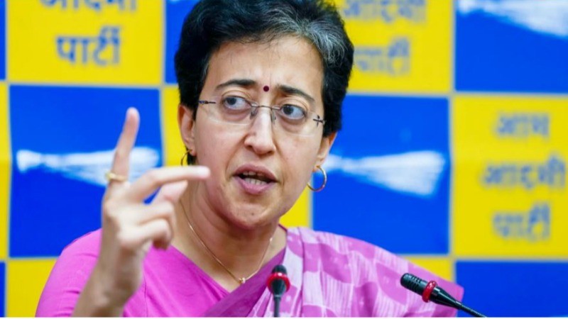 Delhi Roads Under Scrutiny: Atishi's Commitment to a Pothole-Free Diwali