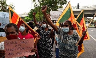 आर्थिक संकट पर विरोध के बीच श्रीलंका के कैबिनेट मंत्रियों ने दिया इस्तीफा