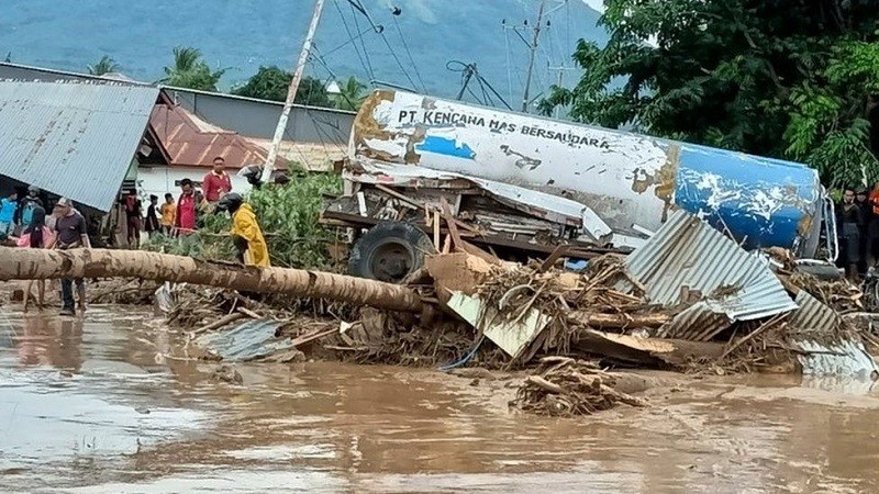 Floods, Landslide calamities, kill over 100 in Indonesia