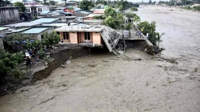 इंडोनेशिया में अचानक बाढ़ और भारी बारिश में 23 लोगों की हुई मौत