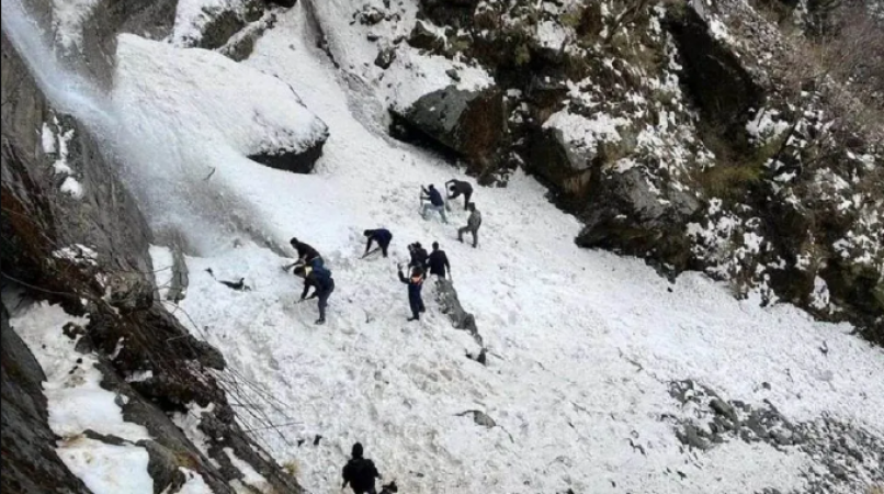 Four people die in a French avalanche two go missing