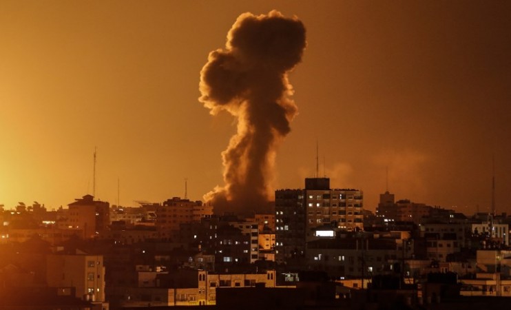 फिलिस्तीनी उग्रवादियों द्वारा रॉकेट दागे जाने के बाद इस्राइल ने कई ठिकानों पर किया हमला