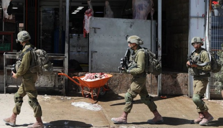 During a raid in the West Bank, Israeli troops kill a Palestinian