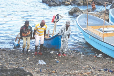 Migrants from Comora relentlessly pursue Mayotte