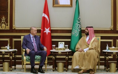 तुर्की के राष्ट्रपति ने  यात्रा के दौरान सऊदी किंग  से मुलाकात की