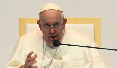 Pope says better future is possible after meeting refugees