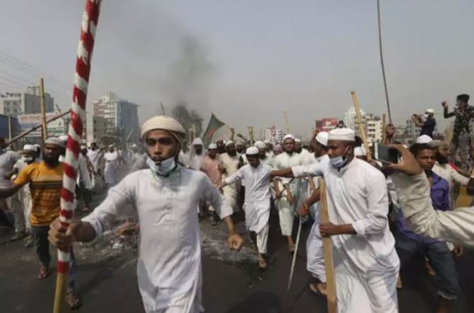 Bangladesh Witnesses Renewed Protests Over Anti-Quota Agitation Deaths