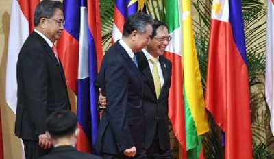 China emphasises ties with South Asia in Cambodia meet