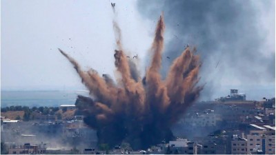 गुब्बारों में आगजनी के जवाब में इजरायल ने गाजा में हमास के ठिकानों पर किया हमला