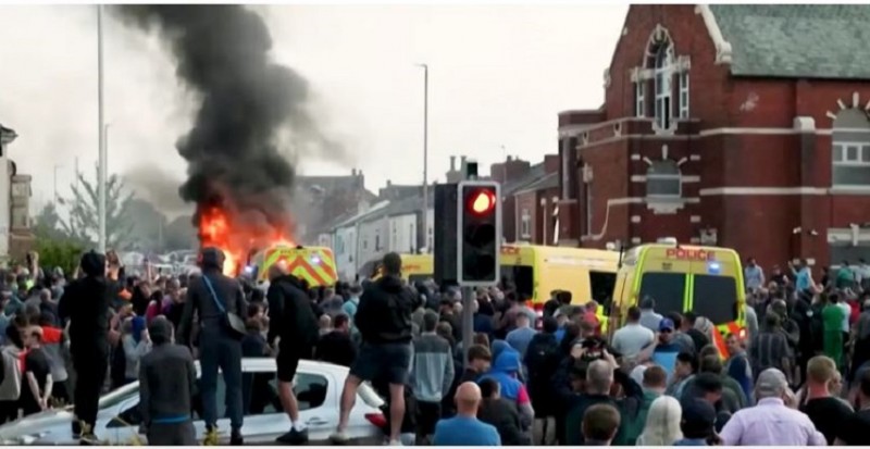 Tensions Rise as Vandalism and Riots Spark Fear Among Muslims in Northern England