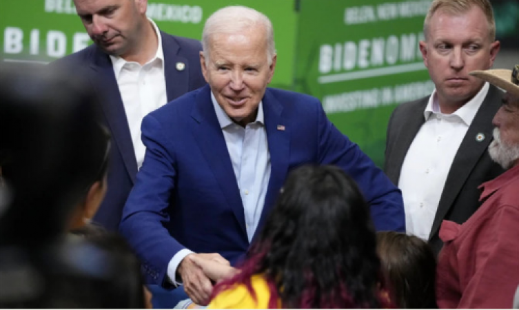 Obama and Biden Reunite as Former President Joins 2024 Race Ahead of Schedule