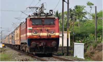 Mumbai-Pune train route distrupts 8 hrs after boulders fell on track