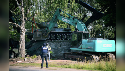Estonia takes down a Soviet-era monument because of public safety