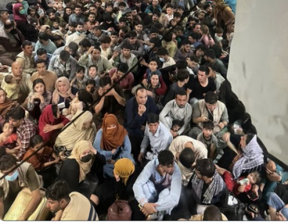Photo Viral: 640 Afghans packed inside US Air Force cargo plane