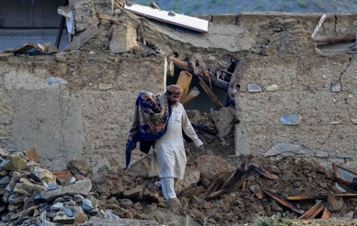 Afghanistan to rebuild 2,200 houses in quake-hit areas