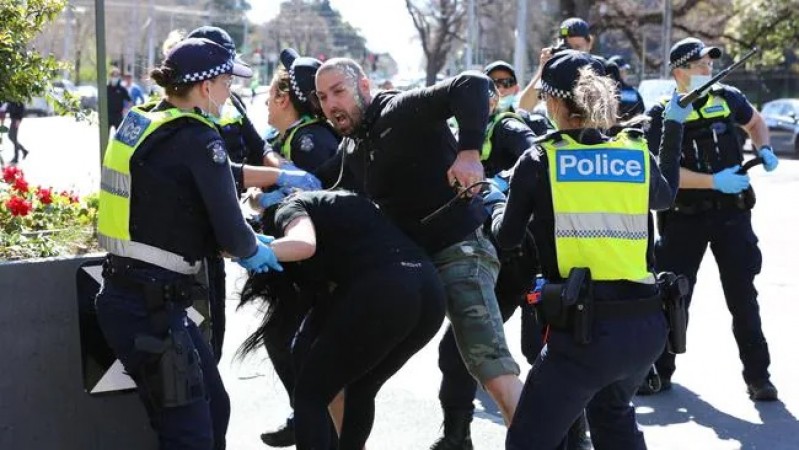 ऑस्ट्रेलिया ने हिंसक दृश्यों के बीच जारी किया लॉक डाउन लगाने का आदेश