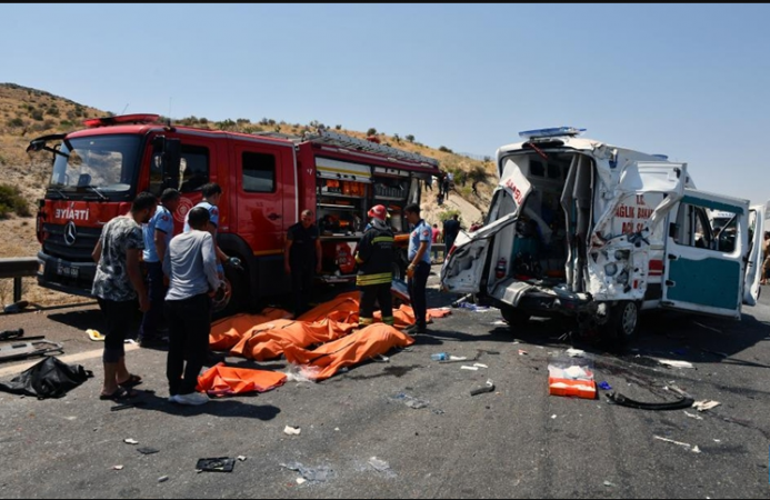 Vehicle collisions in Turkey result in at least 32 fatalities and numerous injuries