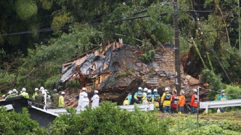 Japan Issues Emergency Alert as Powerful Typhoon Shanshan Nears Kyushu