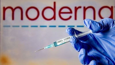 USFDA backs half-dose Moderna booster for at-risk adults