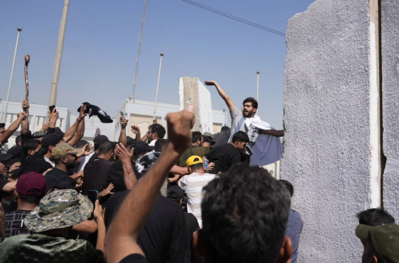 After Iraqi Shiite cleric Sadr resigned from politics deadly clashes broke out in Baghdad