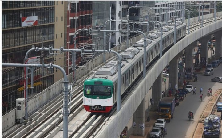 ढाका की पहली मेट्रो रेल का ट्रायल हुआ पूरा