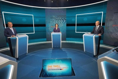 पहली चुनावी बहस में मैर्केल के उम्मीदवार आमने-सामने: जर्मन चुनाव