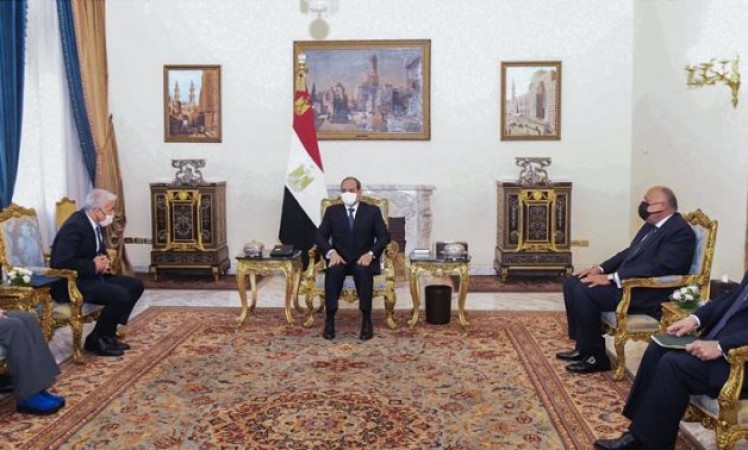 काहिरा में इजरायली वित्त मंत्री लैपिड की मिस्र के राष्ट्रपति सीसी के साथ बैठक