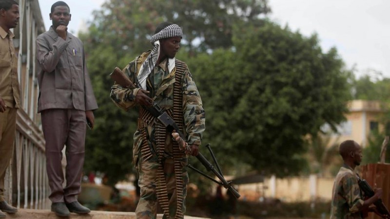 सोमाली राष्ट्रीय सेना ने अल-शबाब के पांच आतंकवादियों को मार गिराया