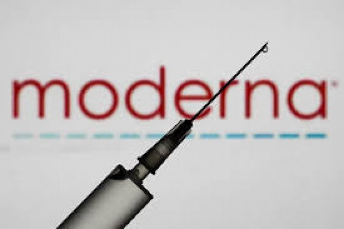 US administers first Moderna Covid-19 vaccines
