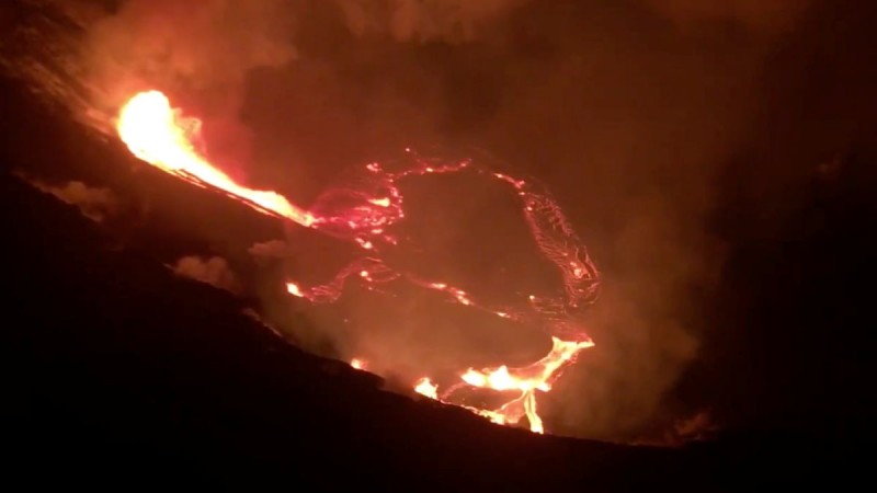 Kilauea volcano erupts on Hawaii's Big Island