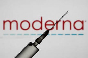 US administers first Moderna Covid-19 vaccines