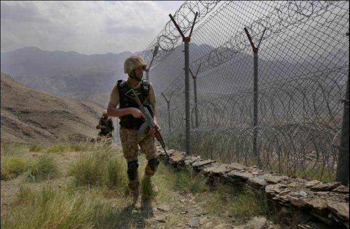 अफगानिस्तान में तालिबान ने पाक सेना को अंतरराष्ट्रीय सीमा पर घेरा लगाने से रोका