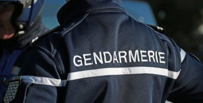 मध्य फ्रांस में तीन पुलिस अधिकारियों की गोली मारकर की गई हत्या