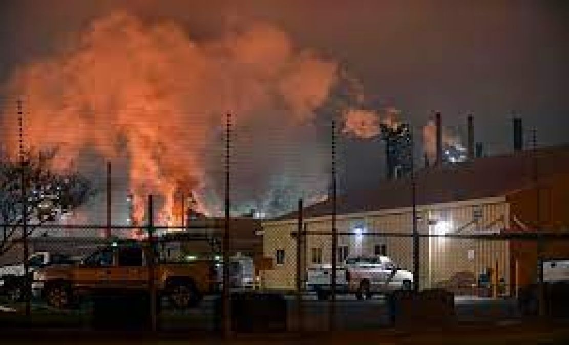 Fire at Texas ExxonMobil plant injures 4