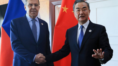 The foreign minister of China suggests closer ties with Russia