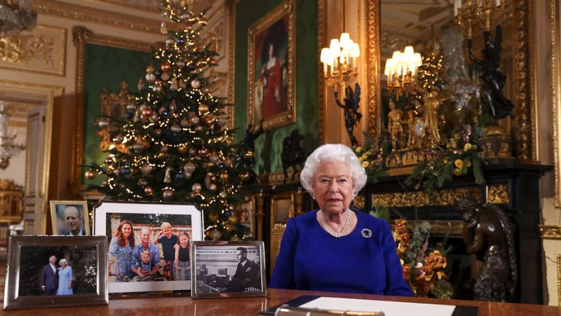 Queen Elizabeth Christmas message says even on the darkest nights there is hope in the new dawn
