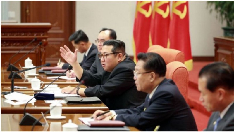 किम जोंग-उन ने उत्तर कोरियाई सत्तारूढ़ पार्टी की बैठक बुलाई