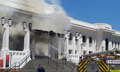 प्रदर्शनकारियों ने ऑस्ट्रेलिया के पुराने संसद भवन में आग लगा दी
