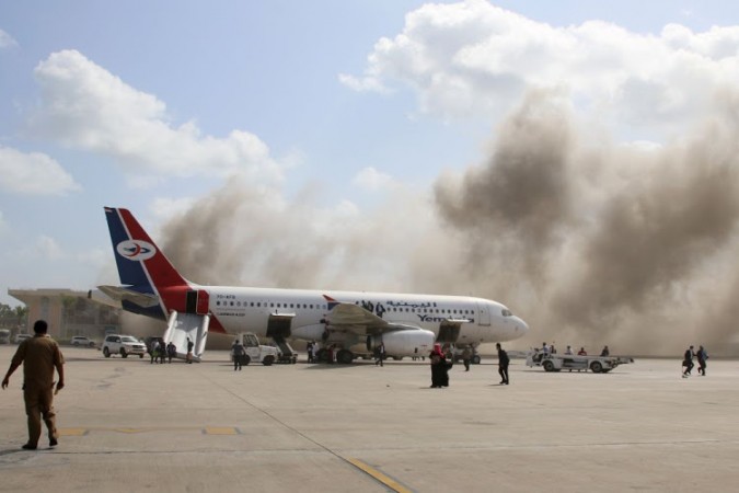 नई यमन कैबिनेट की भूमि के बाद अदन हवाई अड्डे पर हुआ हमला, 13 लोगों की गई जान