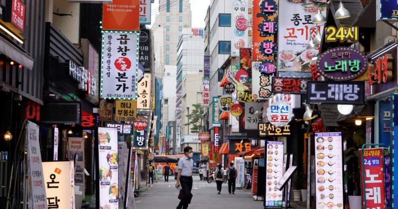 दक्षिण कोरिया सोशल डिस्टेंसिंग नियम को दो सप्ताह तक बढ़ाएगा