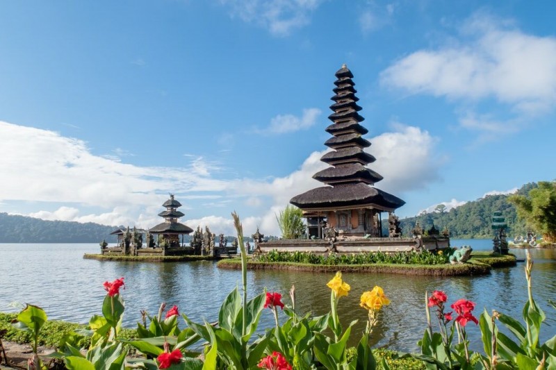 बाली ने पर्यटकों के लिए अंतरराष्ट्रीय उड़ानें फिर शुरू की लेकिन ये शर्तें लागू