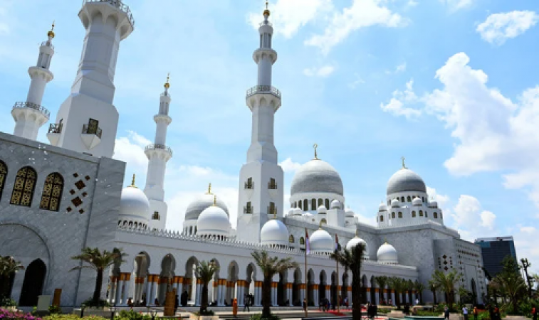 Before Ramadan Indonesia plans to inaugurate the Sheikh Zayed Grand Mosque in Solo