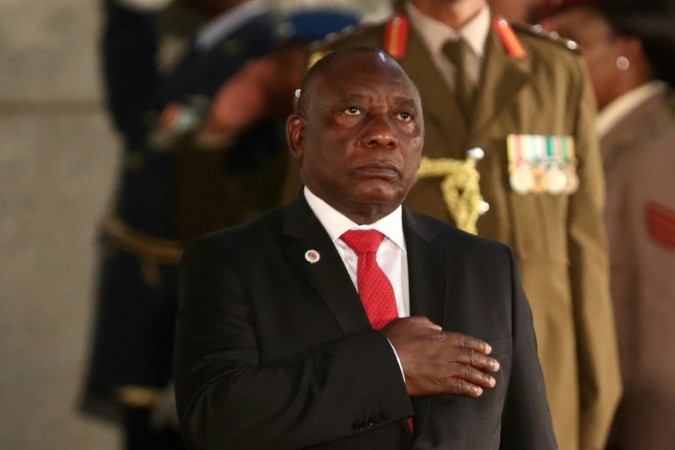 दक्षिण अफ्रीका के राष्ट्रपति ने अर्थव्यवस्था को बहाल करने के लिए किया कार्रवाई का आह्वान