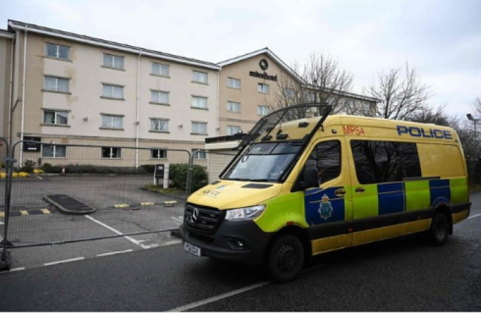 Disputes outside a hotel for migrants in the UK resulted in fifteen arrests