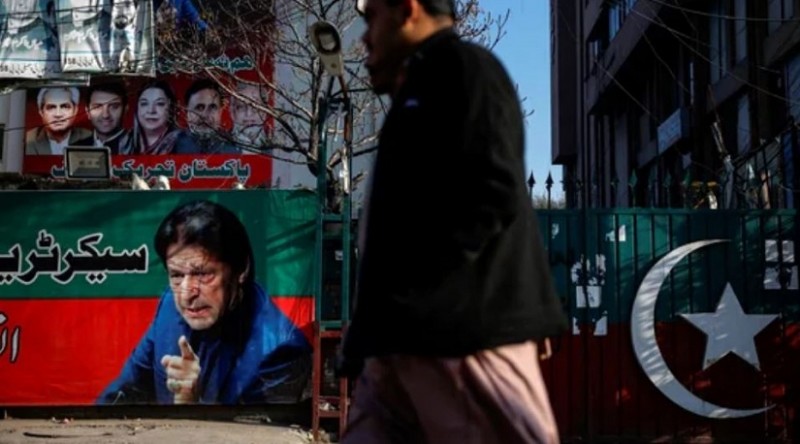Pakistan: PTI Nominates Omar Ayub as Prime Ministerial Candidate Amid Coalition Talks