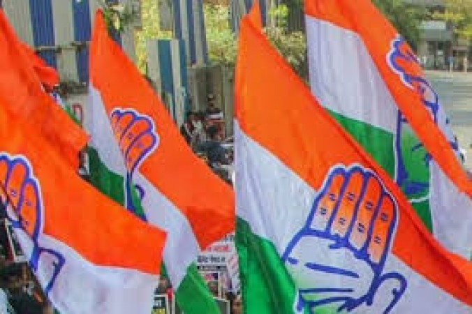Karnataka Congress seeks KS Eshwarappa's dismissal in saffron flag row